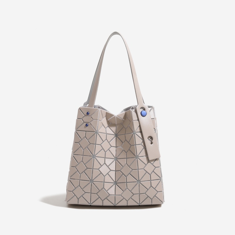 Women Bags 2026 Trends - 2026年新作、幾何学模様のダイヤモンドトートバッグ。多用途で大容量、通勤にも最適な、持ち運びやすいアームバッグ。
