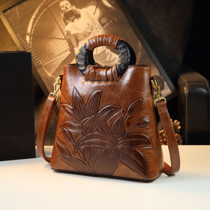 ヴィンテージエスニックスタイルレザーレディースバッグ2026 - Women Bags 2026 Trends のレビューと価格