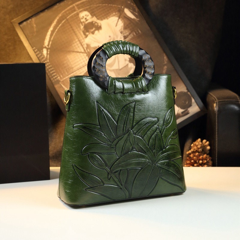 ヴィンテージエスニックスタイルレザーレディースバッグ2026 - Women Bags 2026 Trends のレビューと価格