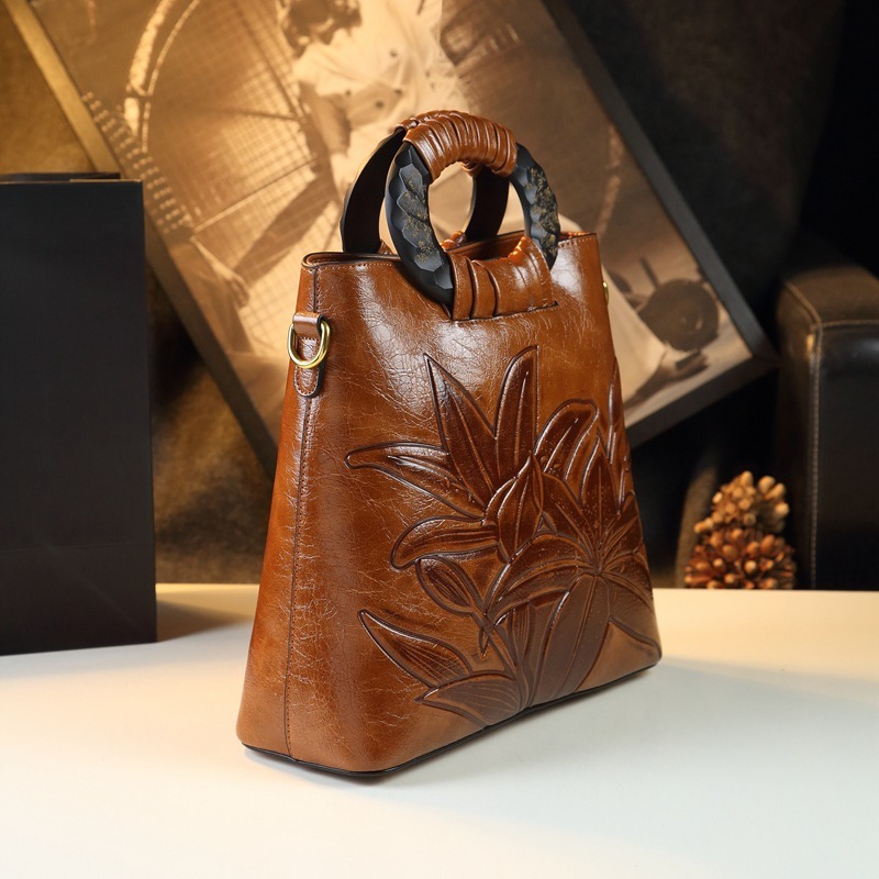 ヴィンテージエスニックスタイルレザーレディースバッグ2026 - Women Bags 2026 Trends のレビューと価格